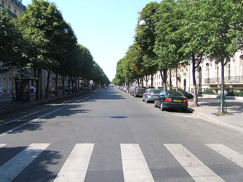 File:Avenue Montaigne.jpg