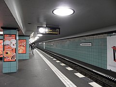 1996: U-Bahnhof Hermannstraße (vor der Sanierung)