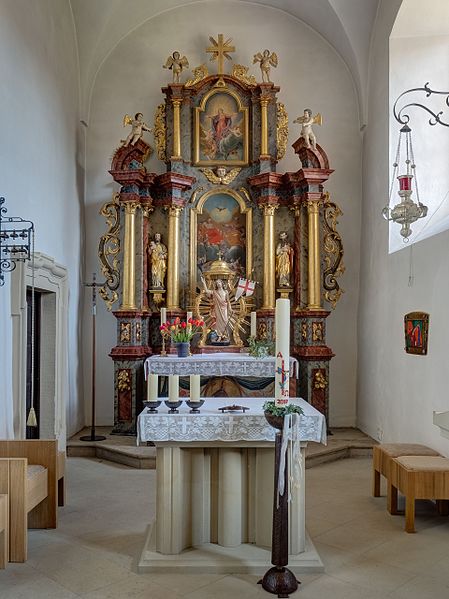 File:Bischwind Kirche Altar 17RM0410.jpg