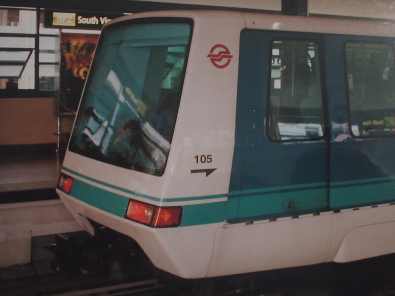 File:Bombardier CX-100 train at South View LRT Station, Singapore - 20041116.jpg