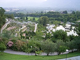 Botanischer Garten Meran von oben.jpg