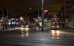 Bremen_-_Bus-_und_Straßenbahnhaltestelle_Hauptbahnhof_(2017)