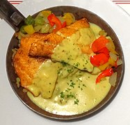 „Bremer Pannfisch“ – Variation mit Gemüse in einem Restaurant in Bremen