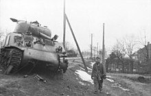 A destroyed Sherman of the type used by the corps. Bundesarchiv Bild 101I-090-3916-30, Russland, zerstorter sowjetischer Panzer.jpg