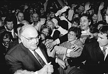 Helmut Kohl, Chancellor Who Reunited Germany, Dies at 87 - The New York  Times