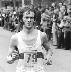 Waldemar Cierpinski Karl-Marx-Stadtin maratonilla huhtikuussa 1976.