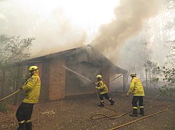 Bushfire destroys house.jpg