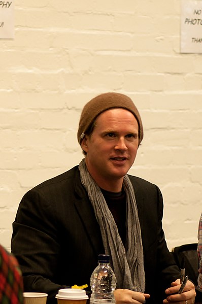 File:Cary Elwes Collectormania 2010.jpg