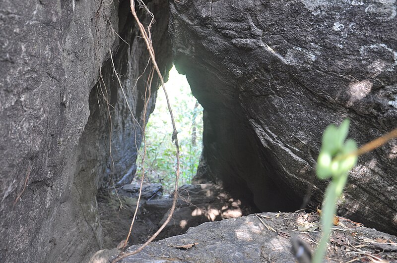 File:Cave in Siddeshwara Betta.JPG