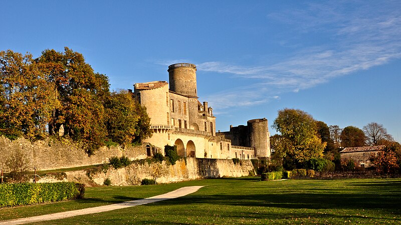 File:Chateau de Duras 01.jpg