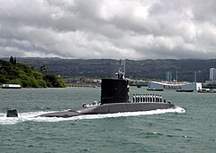 The submarine Simpson (SS-21) entering Pearl Harbor, Hawaii in 2004