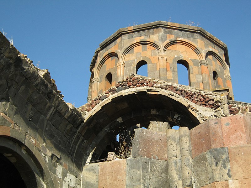 File:Church complex of Talin 10.JPG