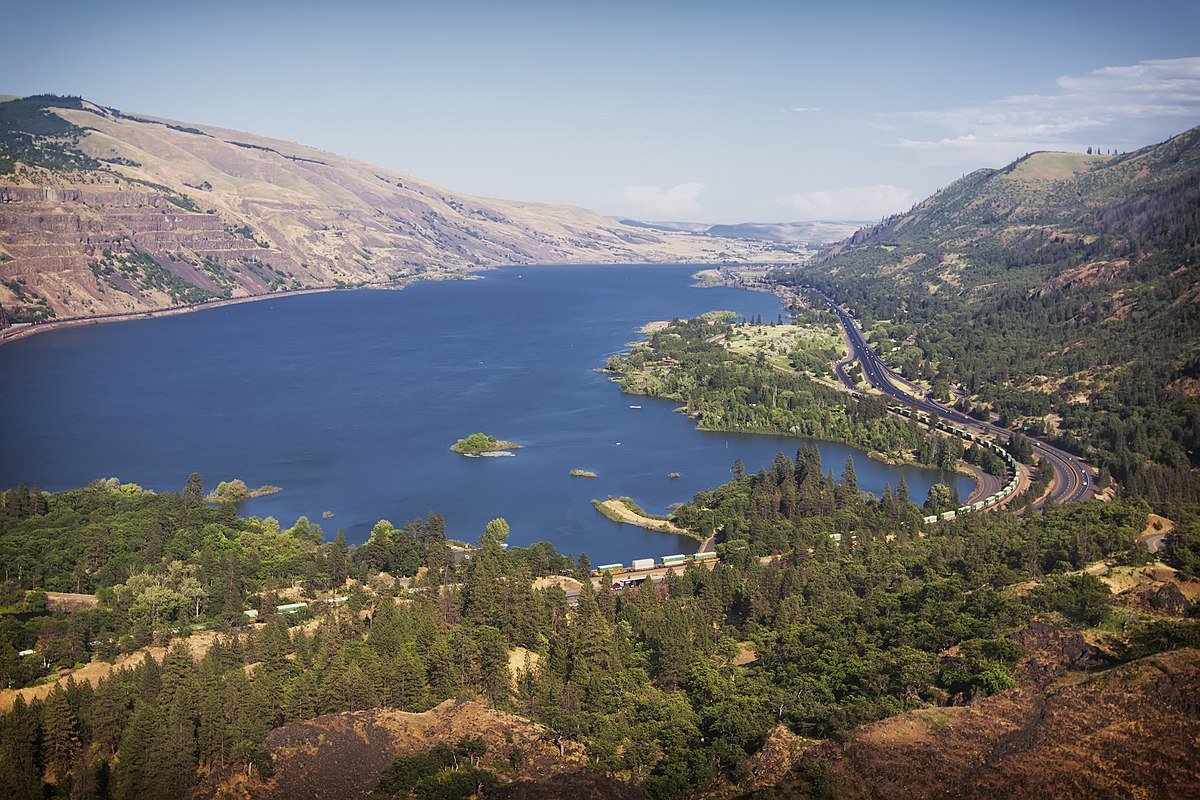 Beautiful Columbia River Gorge Air Tour