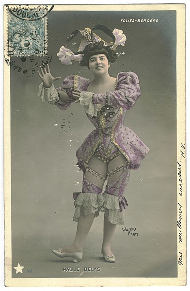 File:DELYS, Paule W Étoile. 14. Folies Bergére. Photo Waléry.jpg