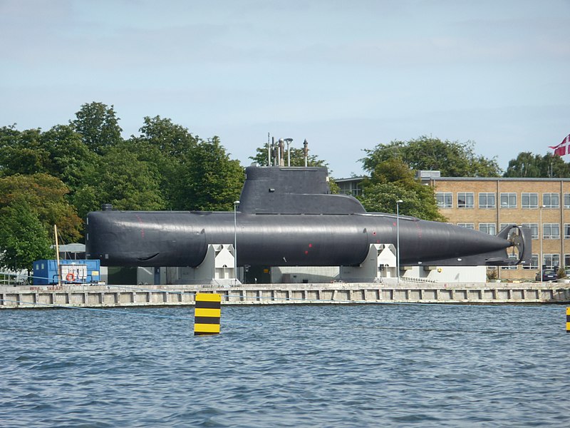 File:Danish Submarine -a.jpg