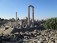 Didyma temple of Apollo from north.jpg
