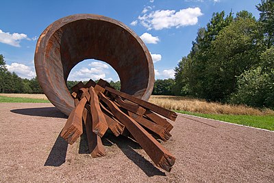 Il memoriale nell'ex campo di concentramento di Bergen-Belsen