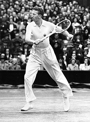 Don Budge a finalizat un Grand Slam la Campionatele SUA din 1938.