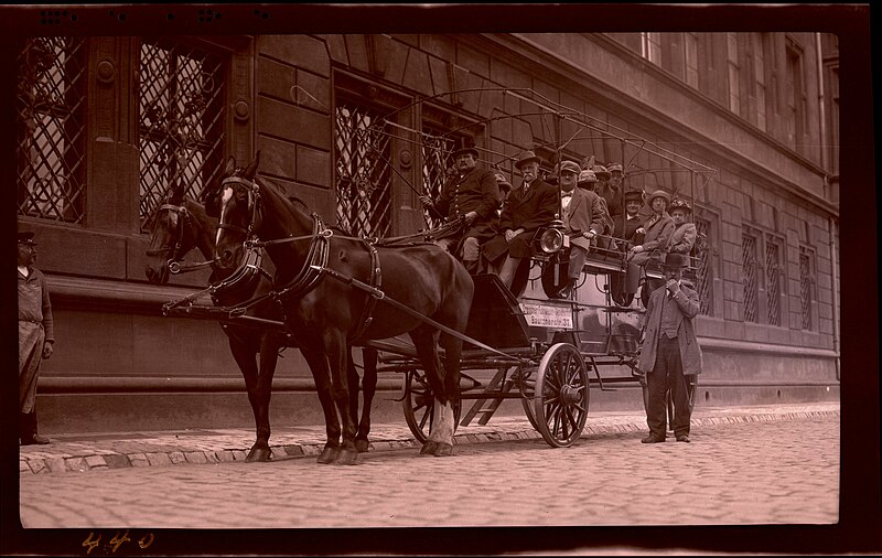 File:Dresden tour wagon - DPLA - 244045dd8035f33a67ea21bba67e8cdf.jpg