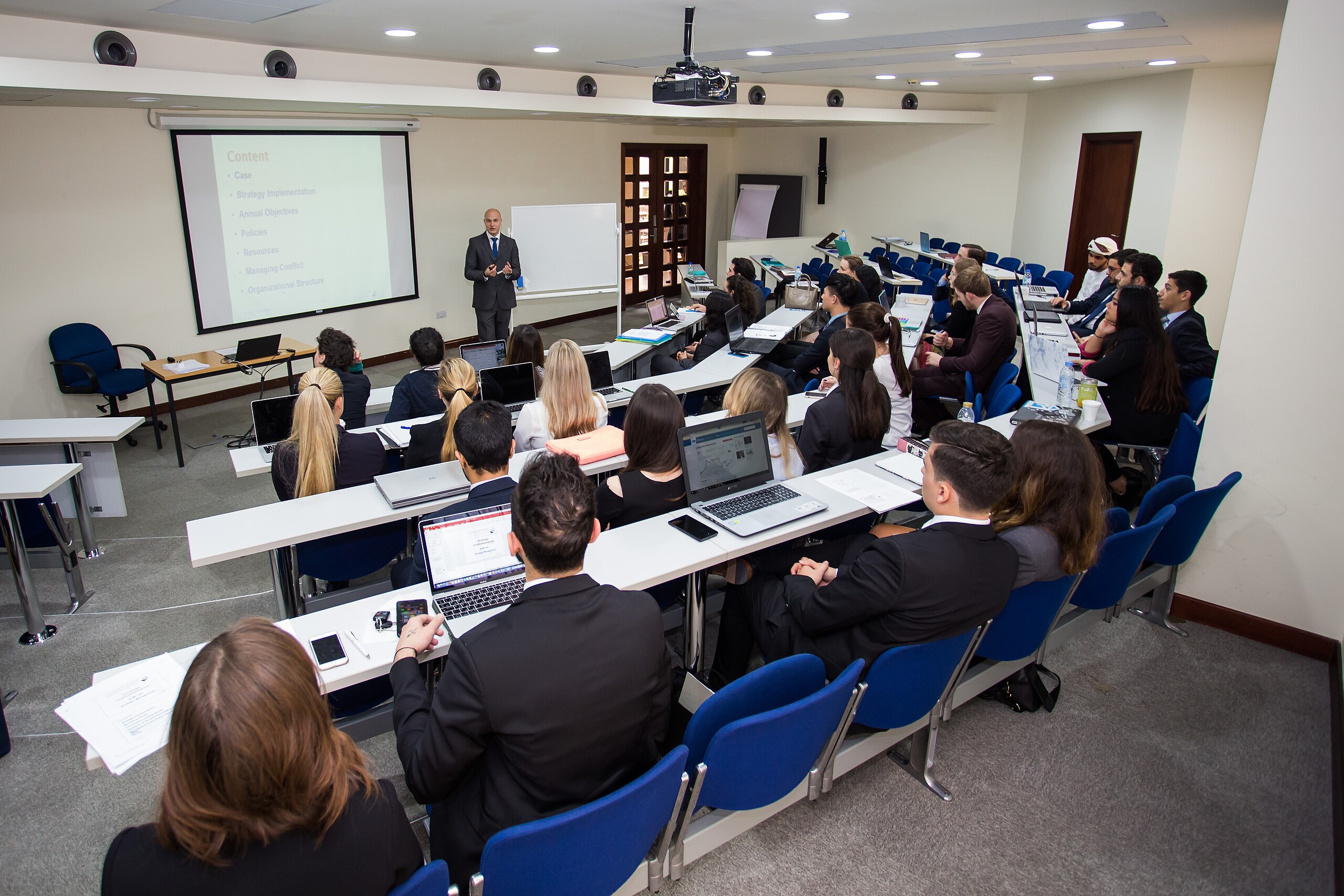 Lecture hall - Wikipedia