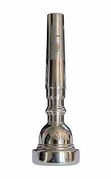 Trumpet mouthpiece from the side Embouchure profil.jpg
