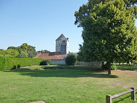 Čtvercová věž Eraine Farm