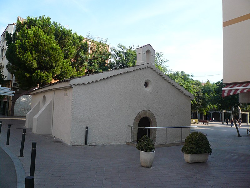 File:Ermita del Bon Viatge P1490742.jpg