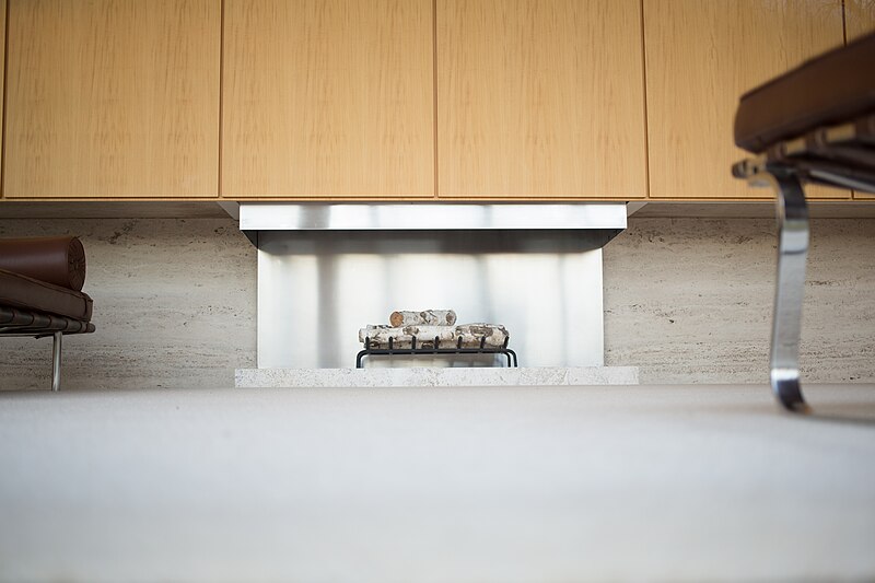 File:Farnsworth House by Mies Van Der Rohe - interior fireplace.jpg