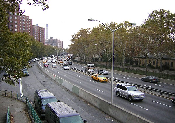 FDR Drive seen from the 6th Street overpass in 2008