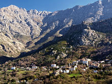 Vue du village depuis la D 13.