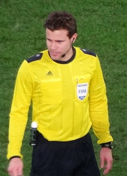 File:Felix Brych (cropped).jpg