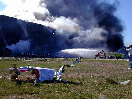 Tập_tin:Flight_77_wreckage_at_Pentagon.jpg