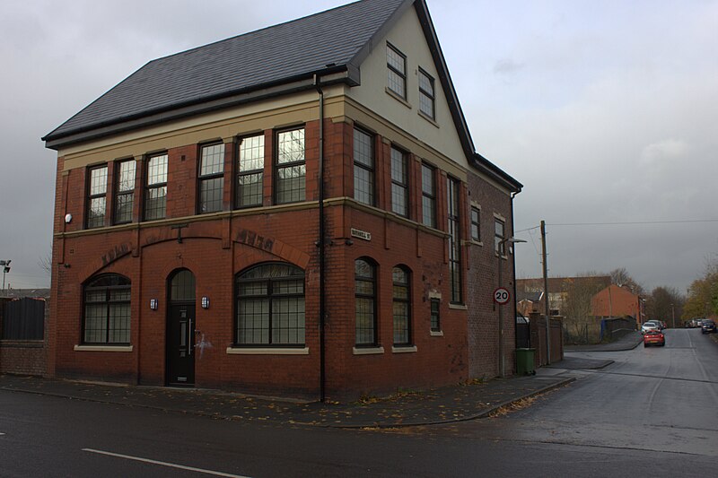 File:Former pub on Bridgeman St, Bolton - geograph.org.uk - 5607227.jpg