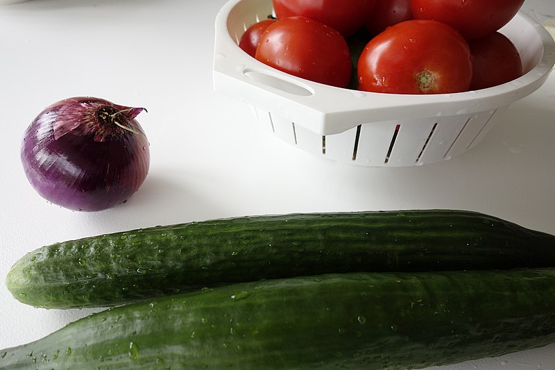 File:Fresh Tomatoes, Green Pepper, Red Onion, and English Cucumbers (8736854891).jpg