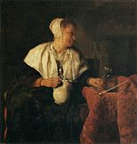 Femme tirant du vin d'un tonneau