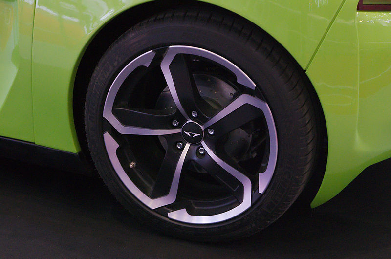 File:Geneva MotorShow 2013 - Pariss tyre.jpg