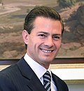 Graue Wiechers a Peña Nieto (oříznuto) .jpg