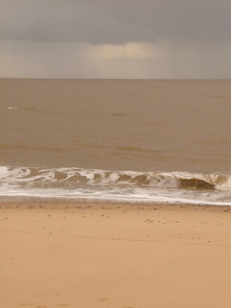 File:Great Yarmouth, gentle waves and stormy skies - geograph.org.uk - 1602713.jpg