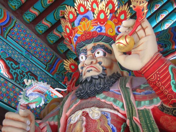 Statue of one of the Four Heavenly Kings