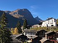 Guggernüll, rechts das Hotel Alte Herberge Weiss Kreuz