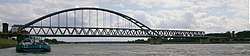 Hammer Brücke Düsseldorf stromaufwärts.jpg