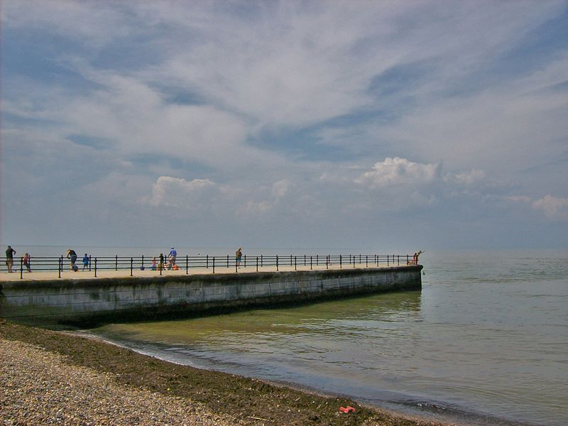 File:Hampton Pier 2.JPG