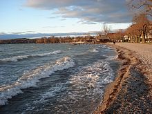 Winterliche Wellen am Herrschinger Strand