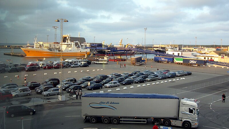 File:Hirtshals Havn 2009 2 ubt.JPG