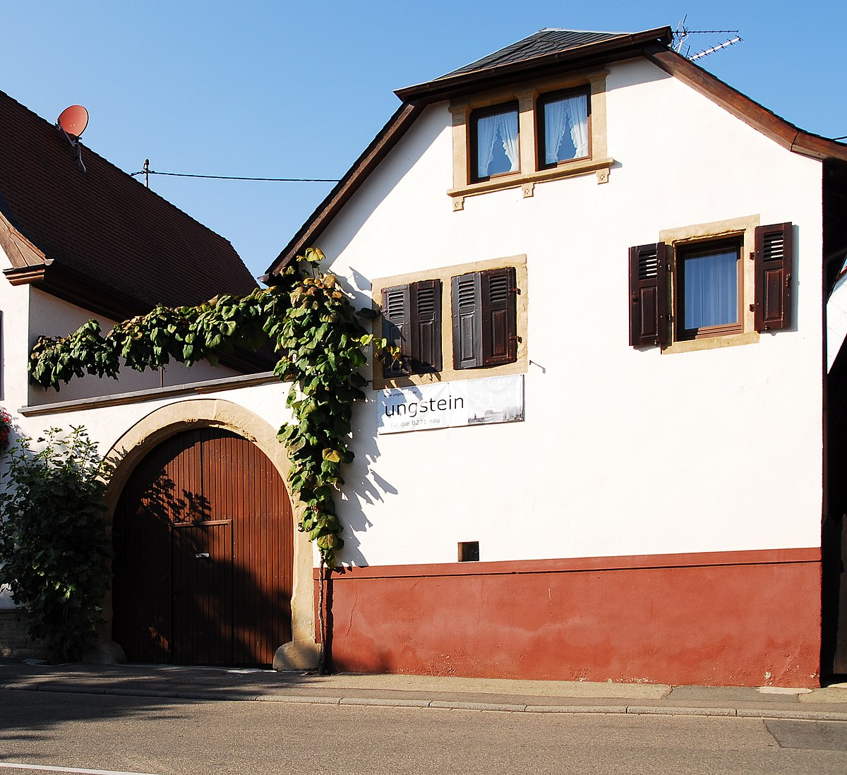 File Hochkellerhaus Ungstein Weinstrasse 53 Jpg Wikimedia Commons