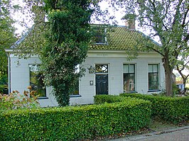 Huize te Lieveren, een verbouwde boerderij in het dorp Lieveren
