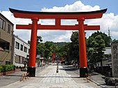 Daiwa torii. Tenga en cuenta el nemaki
