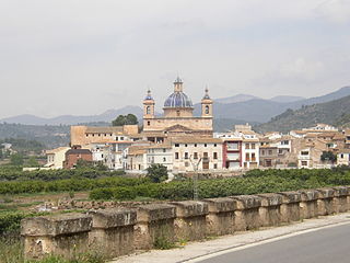 Iglesia y Palacio.