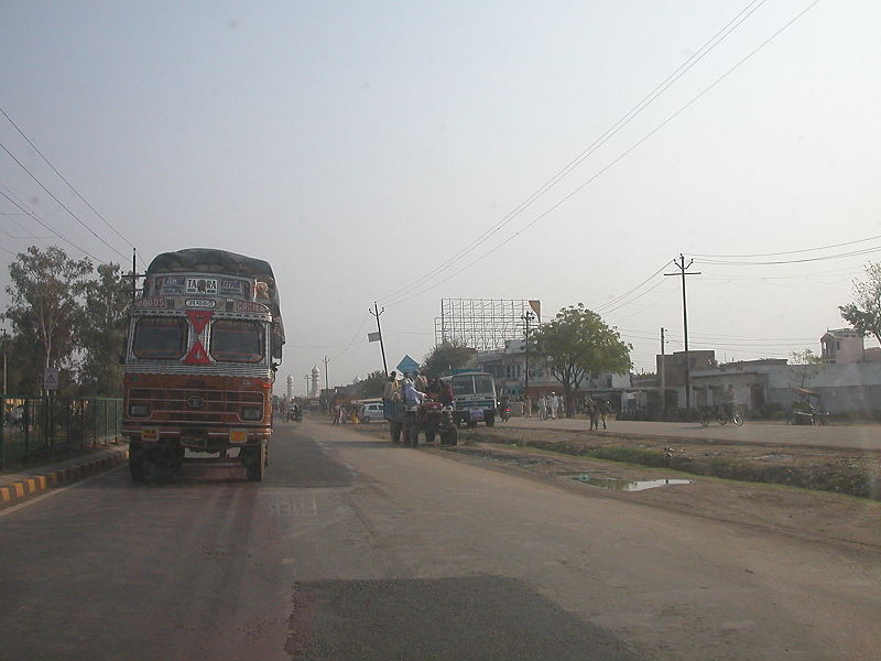 File:Indian road, February 2007.jpg