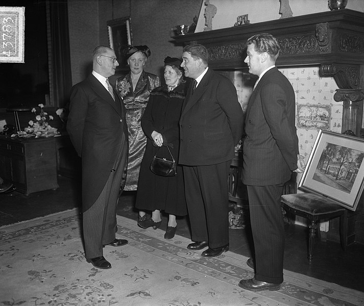 File:Jubileum A.W. Sijthoffs Uitgeversmaatschappij te Leiden. Receptie, Bestanddeelnr 904-3783.jpg